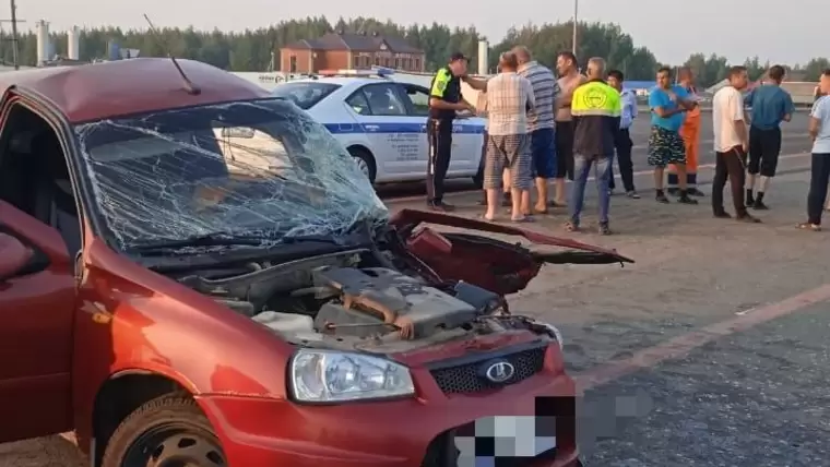 В Татарстане на трассе грузовик снёс легковушку – один человек погиб