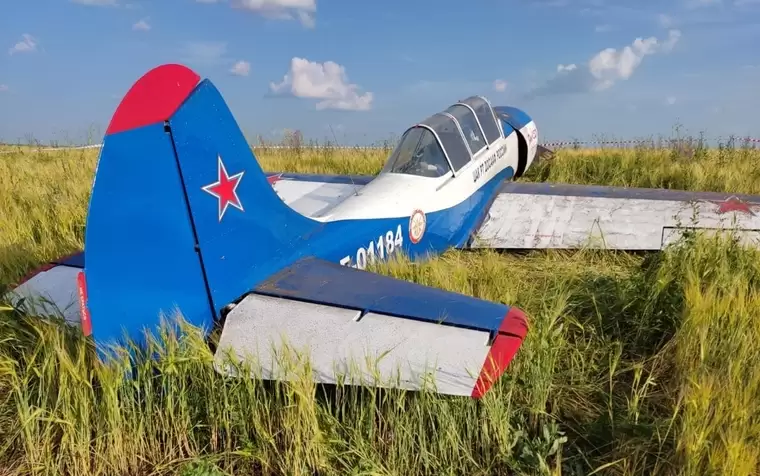 В Татарстане совершил вынужденную посадку самолет Як-52