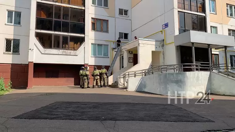 Криминалисты рассказали о следах ног на стене дома в Нижнекамске, где погибла 15-летняя девушка