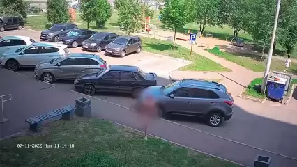 Разгуливающий голышом по Нижнекамску мужчина оказался приезжим и был в запое - НТР 24