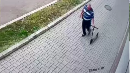 В Нижнекамске неизвестный украл самокат за шесть тысяч рублей - НТР 24