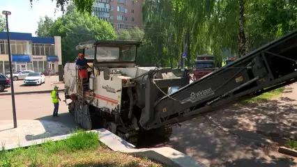 В Нижнекамске приступили к массовому ямочному ремонту - НТР 24