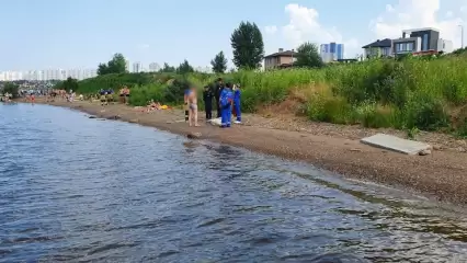 В Татарстане на Каме с буя в 2 км от берега сняли мужчину, который не смог доплыть до суши