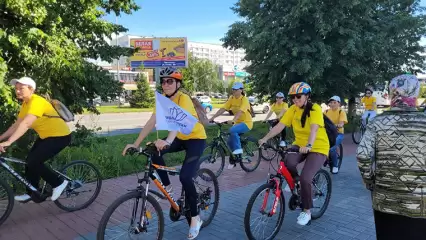 Библиотекари со всего Нижнекамска впервые провели велопробег и устроили викторины для горожан - НТР 24