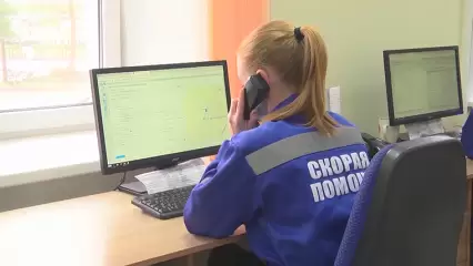 Нижнекамец, выпавший из окна восьмого этажа, умер в приемном отделении - НТР 24