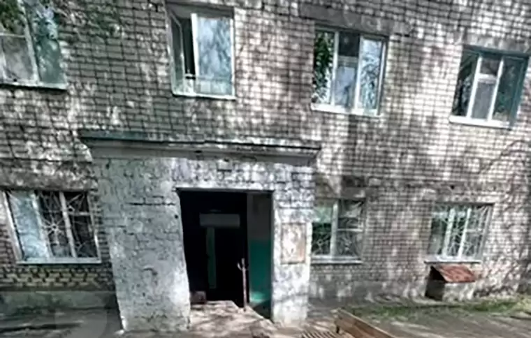 В Казани из окна пятиэтажки выпал ребенок