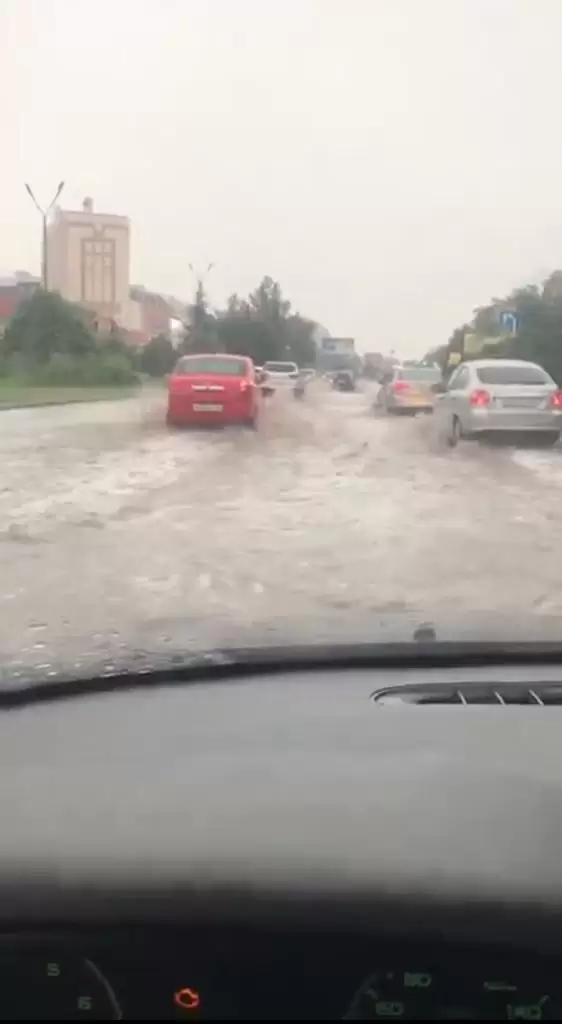 Нижнекамцы показали затопленные после дождя дороги