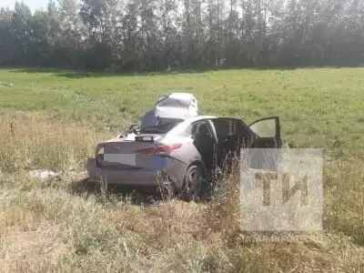 Один человек погиб и двое пострадали при столкновении иномарки и «ГАЗели» на трассе в Татарстане