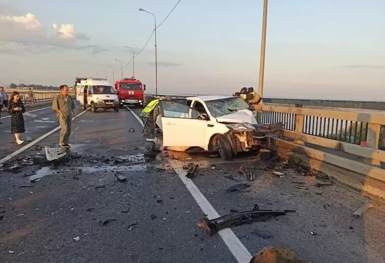 Момент страшного ДТП, в котором погиб водитель из Татарстана, попал на видео