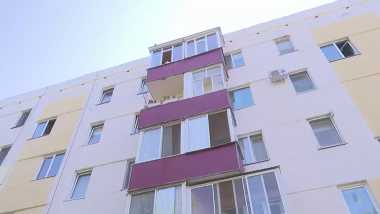 В Казани пьяный лифтер кидался кирпичами с крыши многоэтажки