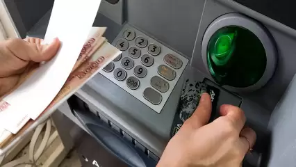 «Совершила какие-то манипуляции»: нижнекамка потеряла более 220 тыс. рублей за три дня - НТР 24