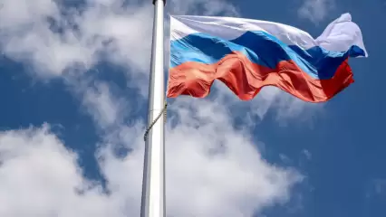 Рустам Минниханов поздравил жителей Татарстана с Днём Государственного флага РФ