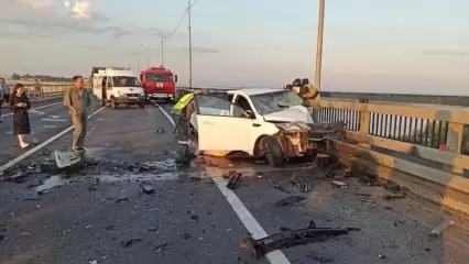 Момент страшного ДТП, в котором погиб водитель из Татарстана, попал на видео