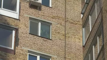В Татарстане подросток выпал с девятого этажа и остался жив