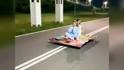 В Набережных Челнах две девушки промчались на «ковре-самолете» - НТР 24