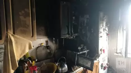 В Татарстане хозяйка квартиры надышалась дымом из-за сгоревшей микроволновки