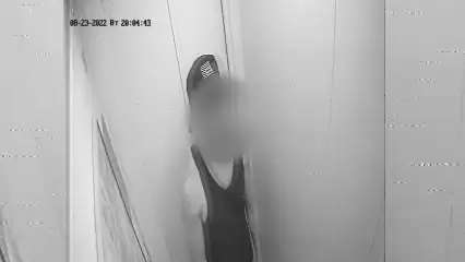 Нижнекамец «подрался» с лифтом и попал на камеру