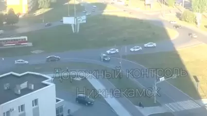 В Нижнекамске сняли на видео погоню трех экипажей ДПС за нарушителем