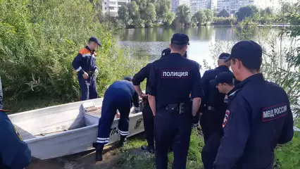 В Казани рано утром из озера извлекли тело мужчины