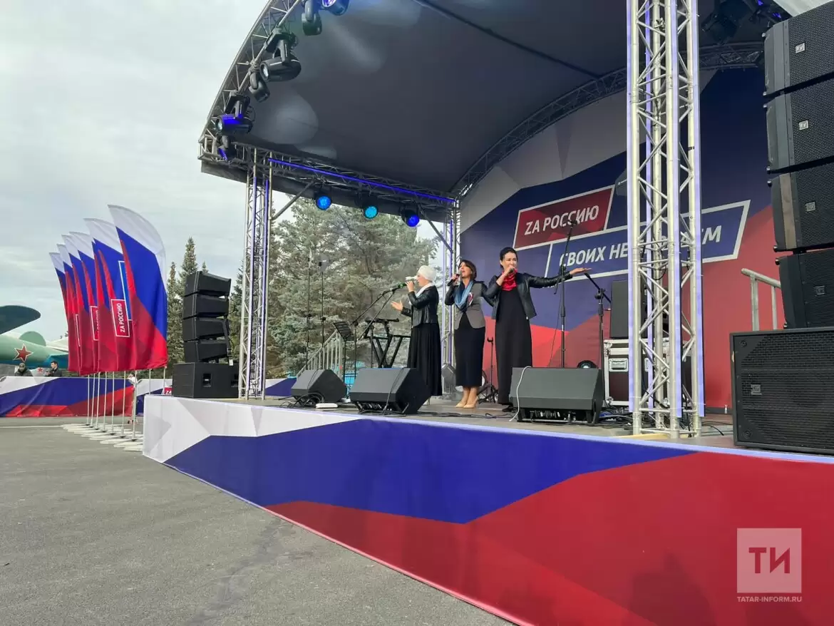 В Казани проходит акция в поддержу референдума в ДНР и ЛНР