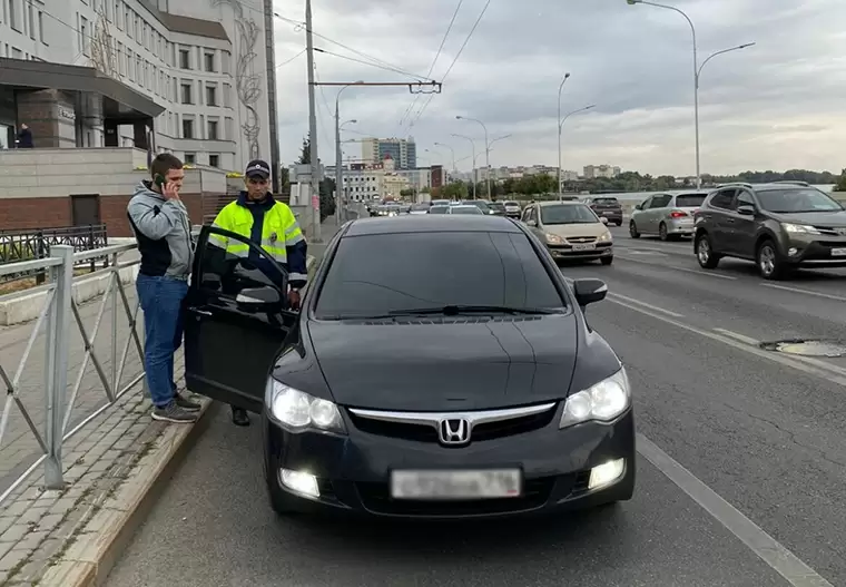 Житель Казани проведет двое суток за решеткой за тонированный автомобиль