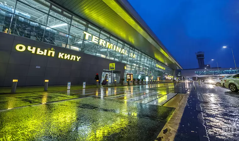 В аэропорту Казани прибывший из Турции мужчина напал на таможенника