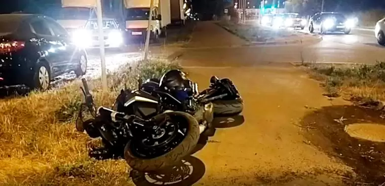 В Казани при столкновении с  легковушкой пострадала девушка на мотоцикле BMW