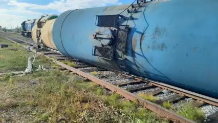 В промзоне Нижнекамска сошли с рельсов 5 цистерн с мазутом - НТР 24