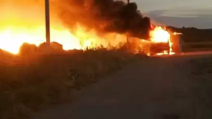 В Татарстане на территории бывшего конезавода произошел крупный пожар