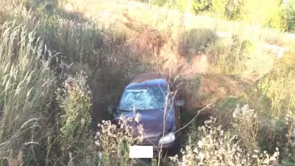 В Нижнекамском районе мужчина на «Калине» вылетел с трассы - НТР 24