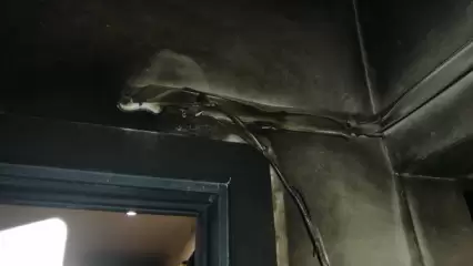 В Нижнекамске неизвестный поджег дверь квартиры - НТР 24