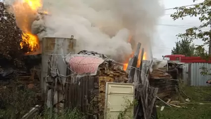 В Нижнекамском районе загорелась баня, ущерб составил 60 тыс. рублей - НТР 24