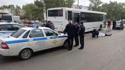 Под колесами автобуса: 58-летний водитель автобуса сбил в Нижнекамске пешехода