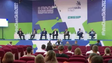 В Нижнекамске на площадке чемпионата PetroChemSkills 2022 состоялась панельная дискуссия по теме импортозамещения - НТР 24