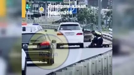 Жесткое задержание автомобилиста в Казани попало на видео