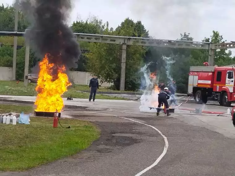 В Нижнекамске прошли соревнования пожарных дружин «Нижнекамскнефтехима»