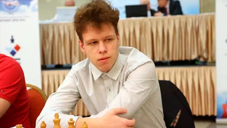 Казанский шахматист победил на международном турнире звезд в Москве