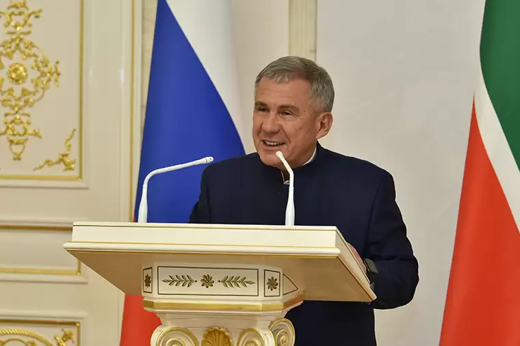 Минниханов выступил против отмены новогодних мероприятий в Татарстане