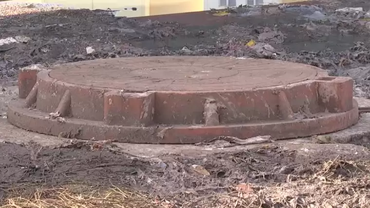 В Нижнекамске за день украли восемь канализационных люков - людей просят смотреть под ноги