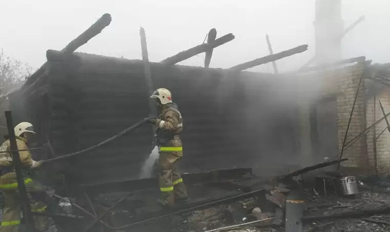 В Татарстане при пожаре в жилом доме заживо сгорел мужчина