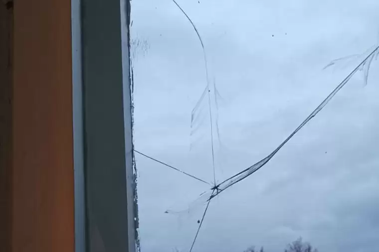 После обращения нижнекамца в детском саду заменили треснувшее окно