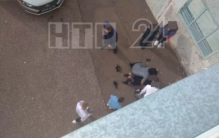 В Нижнекамске из окна школы выпала девочка-подросток
