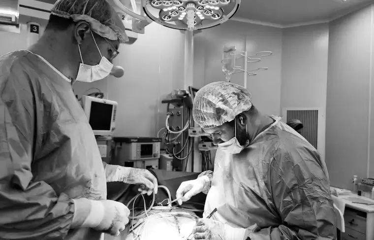 В Челнах онкологи удалили бабушке 10-килограммовую опухоль