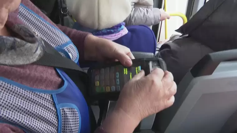 Жители Нижнекамска сообщают о сбоях при безналичной оплате проезда в автобусах