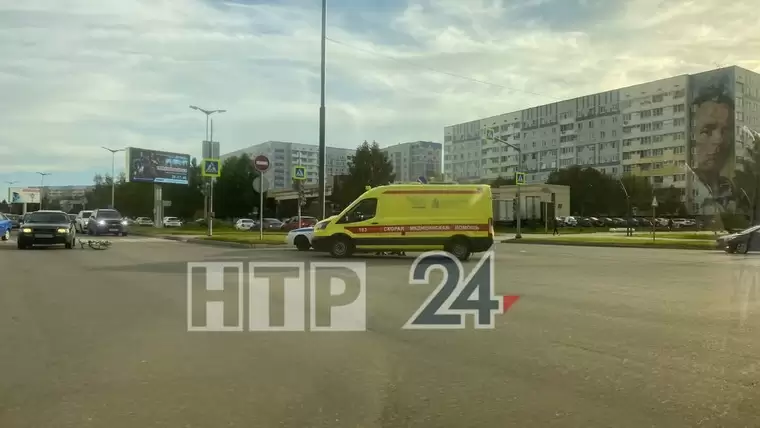 Велосипедист попал под колеса автомобиля на пешеходном переходе в Нижнекамске 