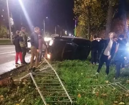 В Нижнекамске на проспекте Химиков перевернулся автомобиль