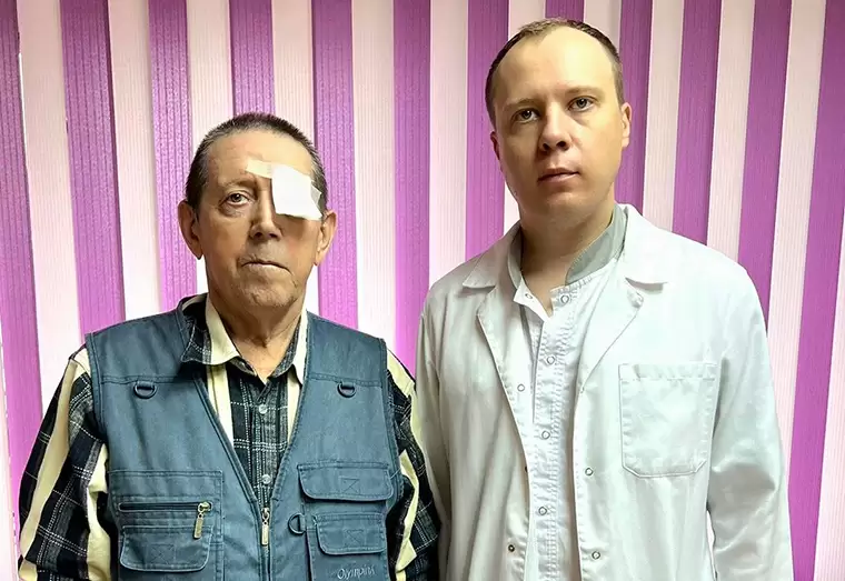 В Челнах врачи вернули возможность видеть пожилому мужчине со зрением -7
