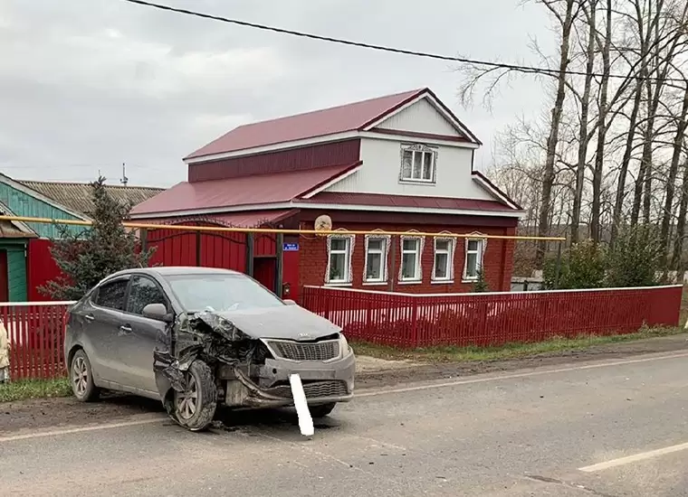 В Татарстане водитель иномарки уснул за рулем и врезался в «КамАЗ», один человек погиб