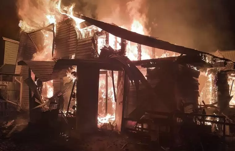 В Зеленодольском районе 34-летний дачник получил сильные ожоги в загоревшемся домике