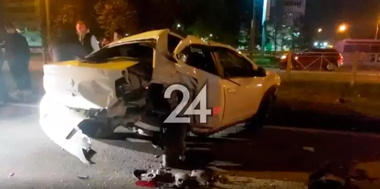 В Казани пьяный лихач протаранил две машины